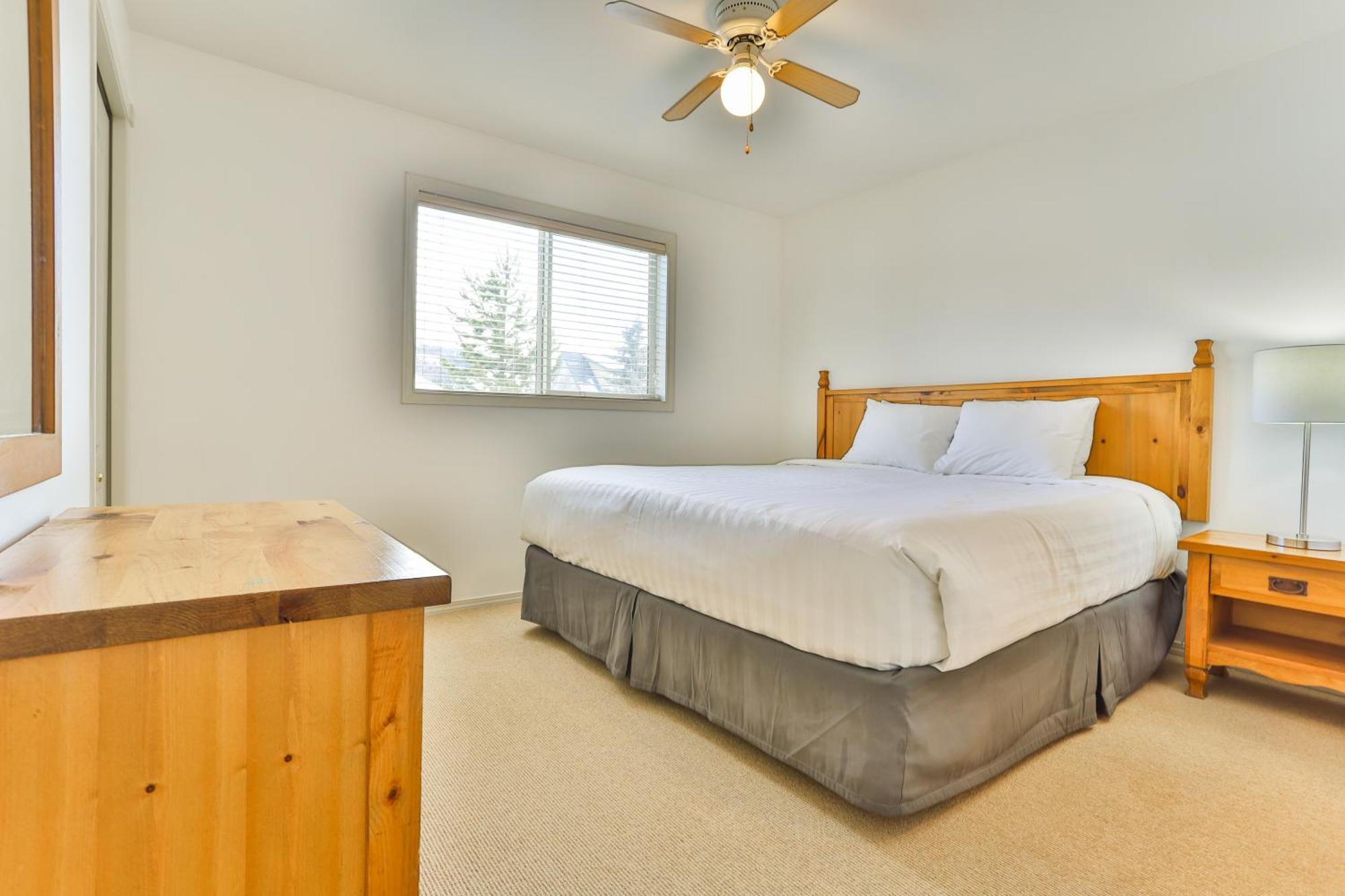 Riverside By Stayin Fernie Room photo