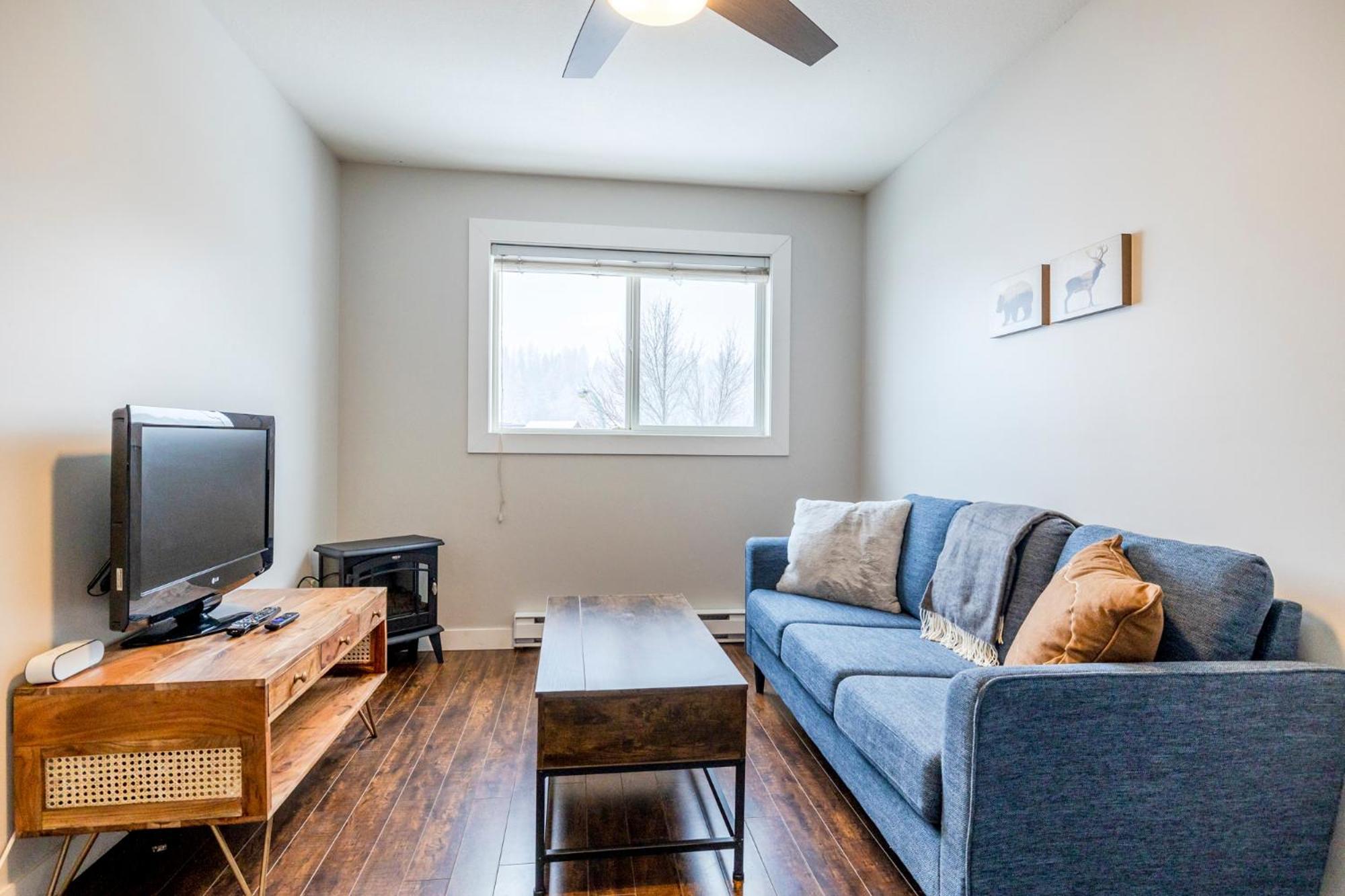 Riverside By Stayin Fernie Room photo