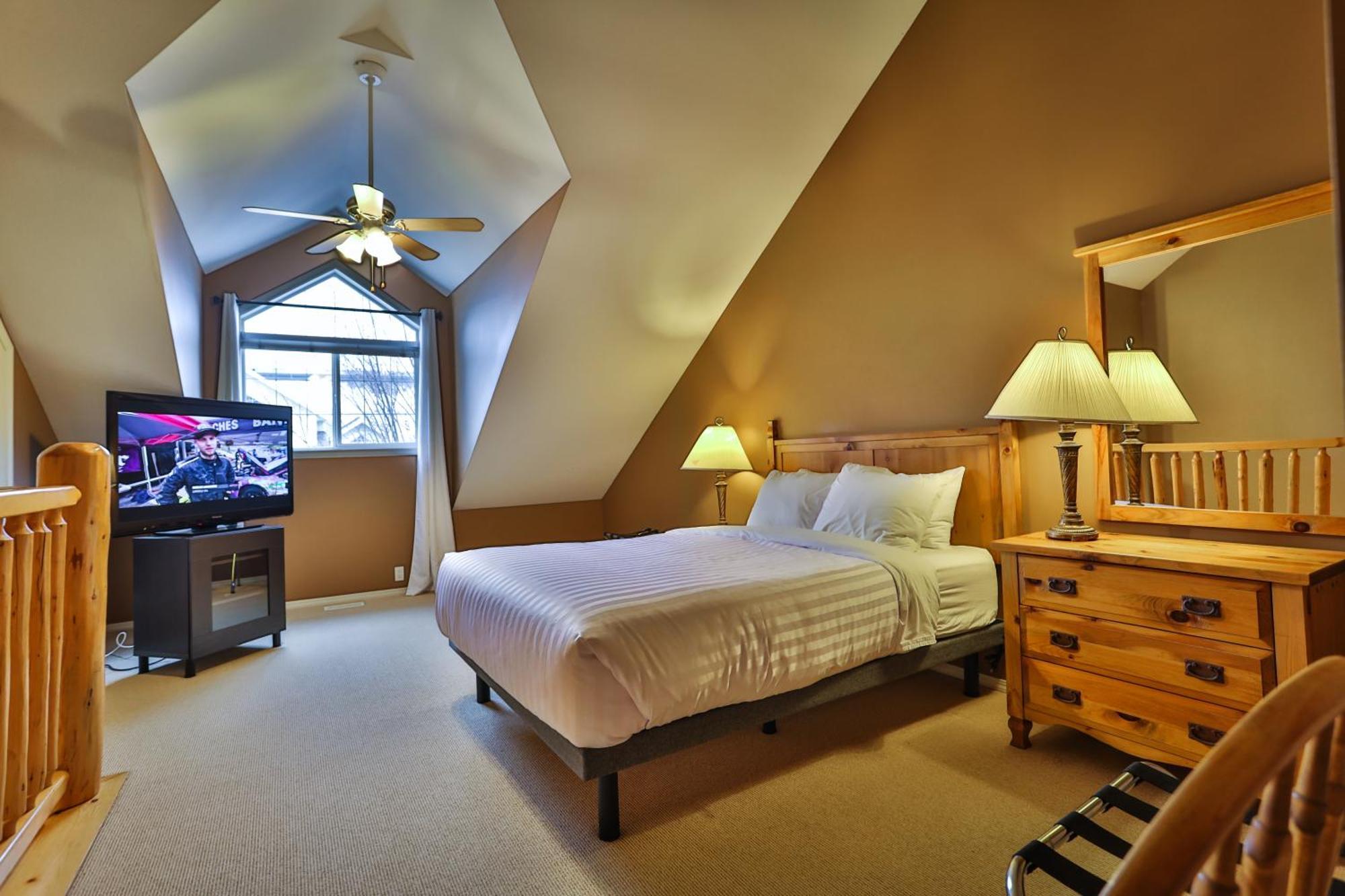 Riverside By Stayin Fernie Room photo