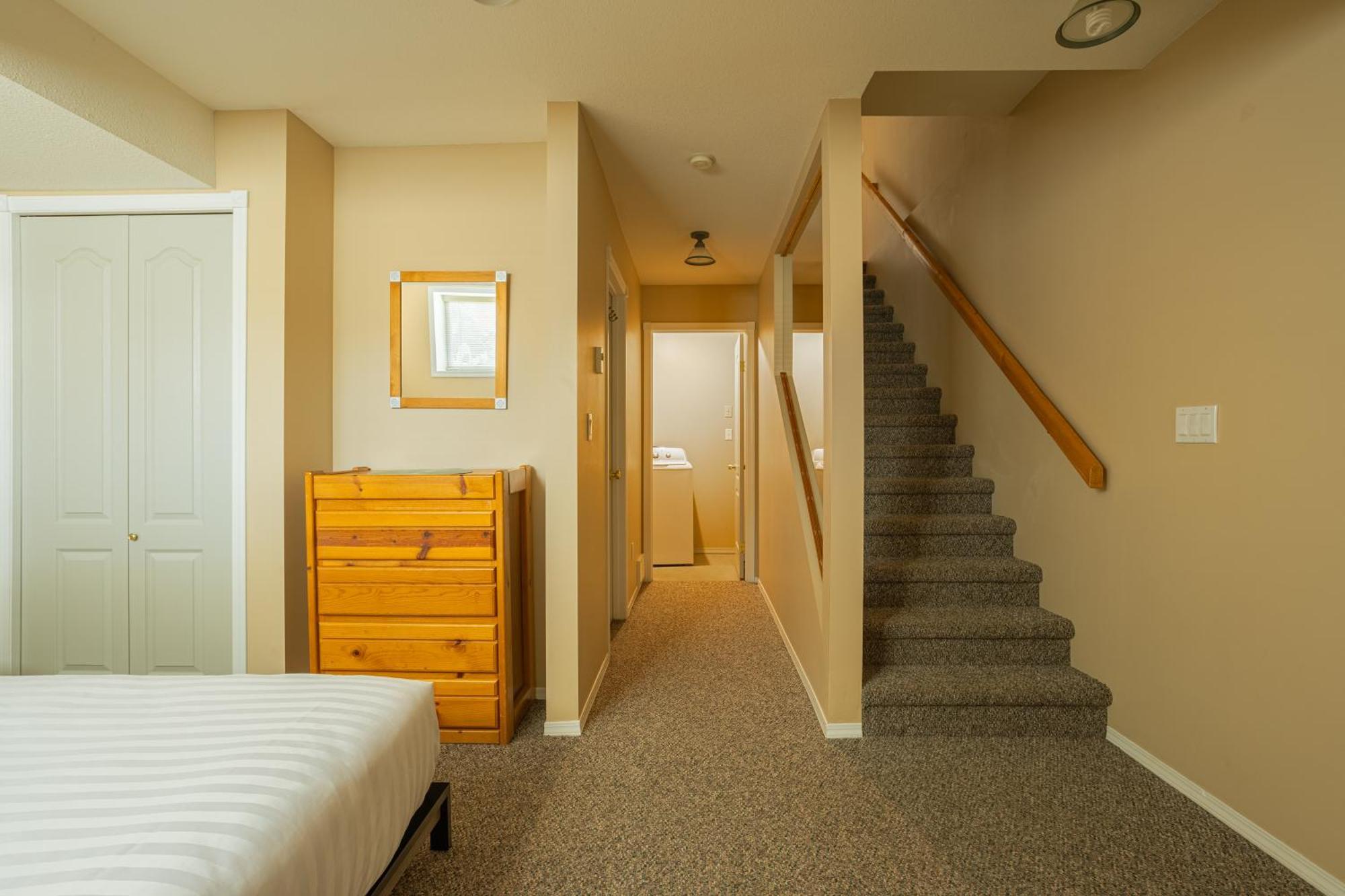 Riverside By Stayin Fernie Room photo