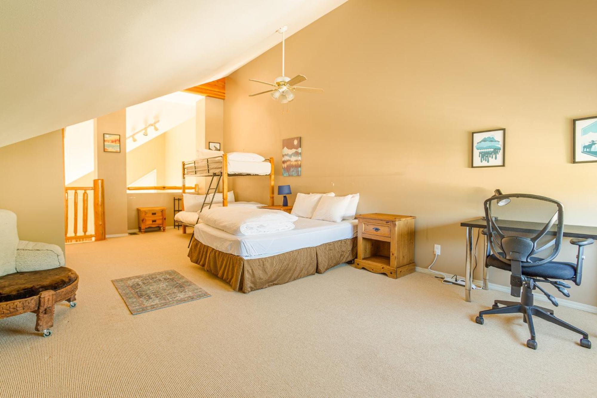 Riverside By Stayin Fernie Room photo