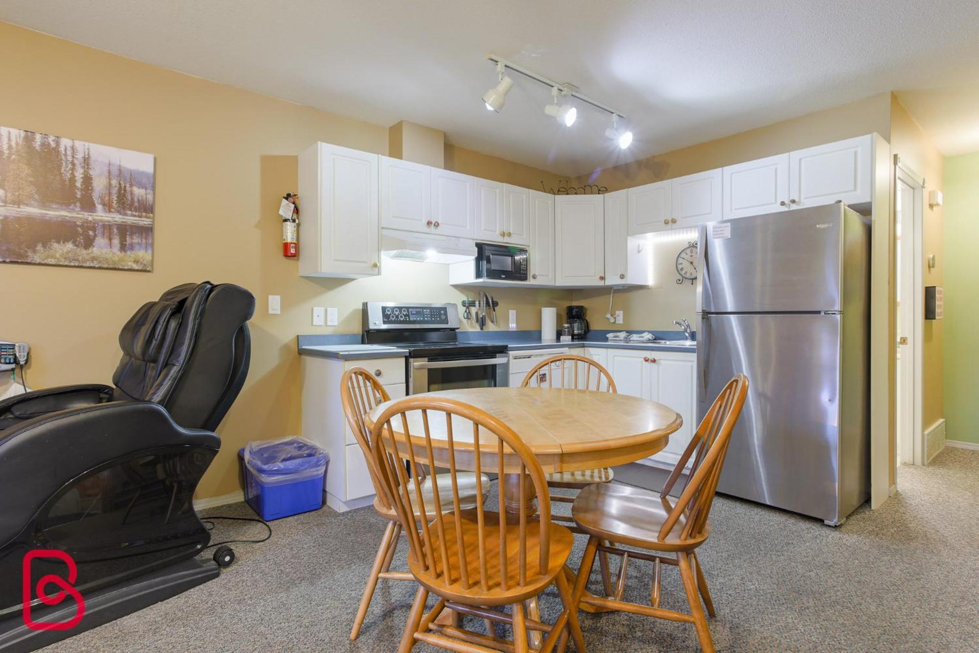 Riverside By Stayin Fernie Room photo