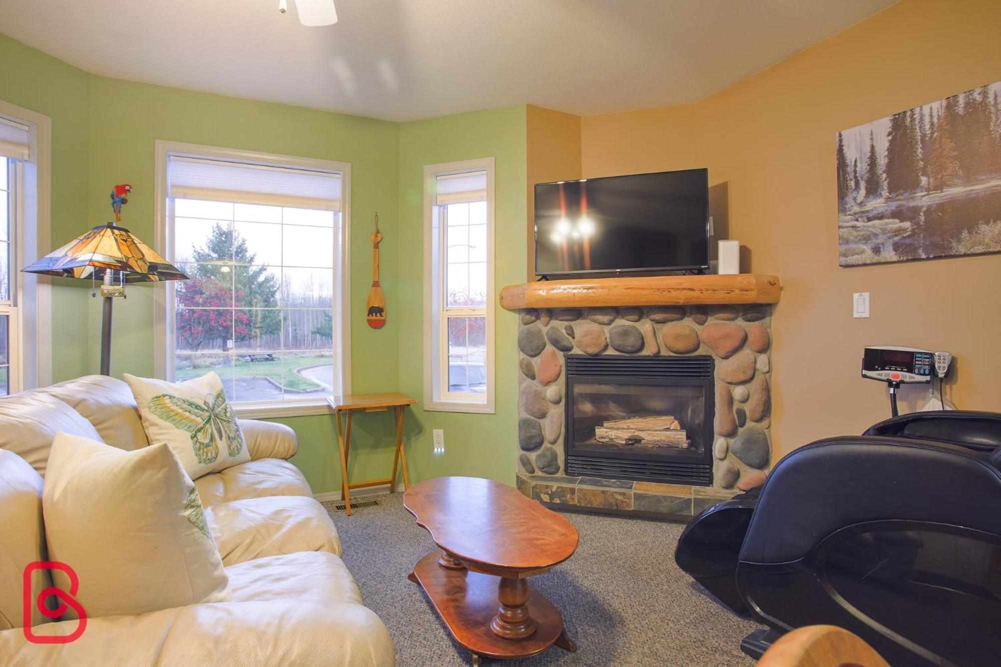 Riverside By Stayin Fernie Room photo