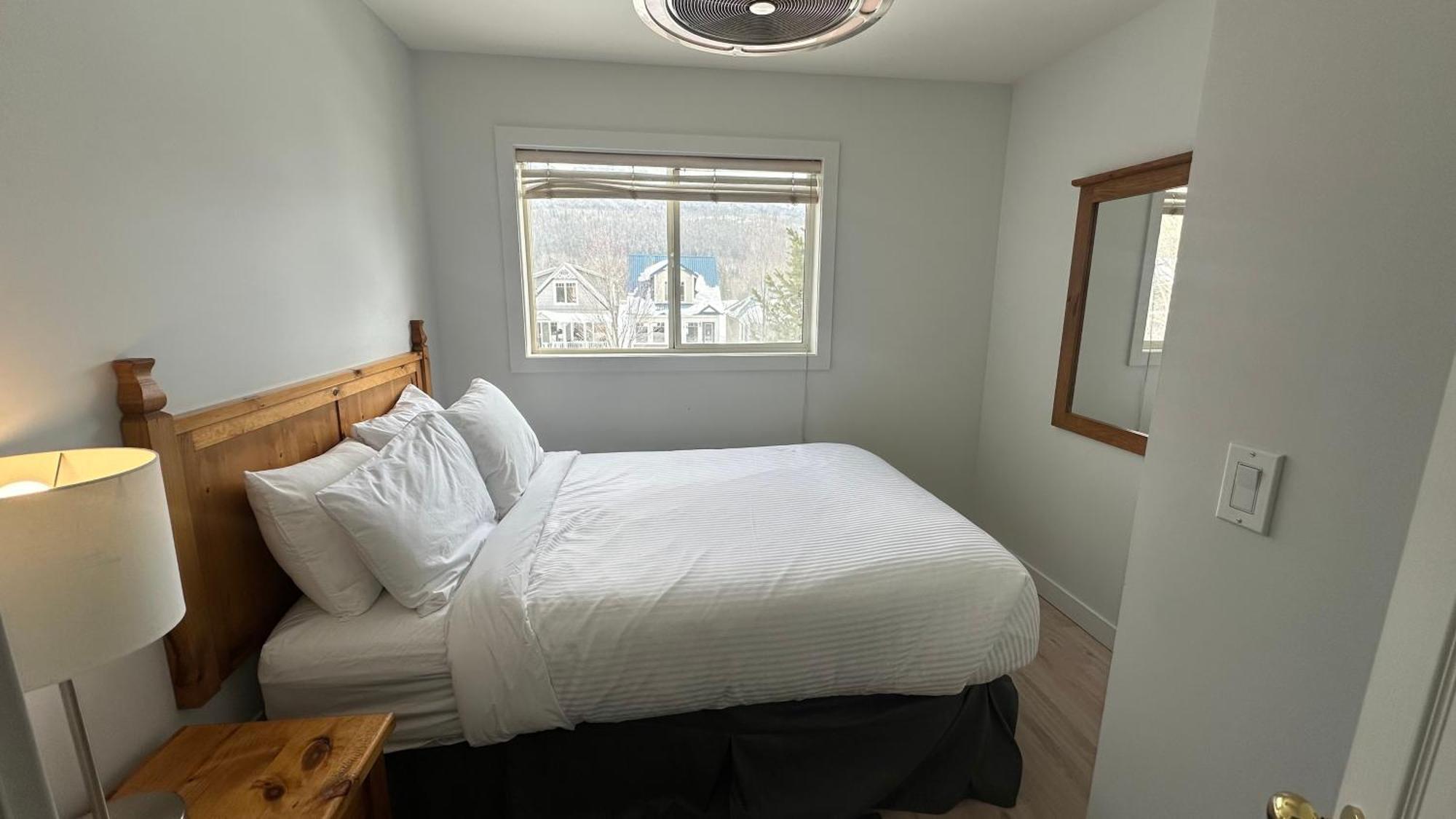 Riverside By Stayin Fernie Room photo